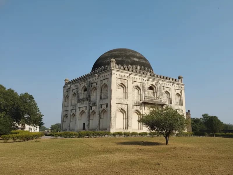 Haft Gumbad