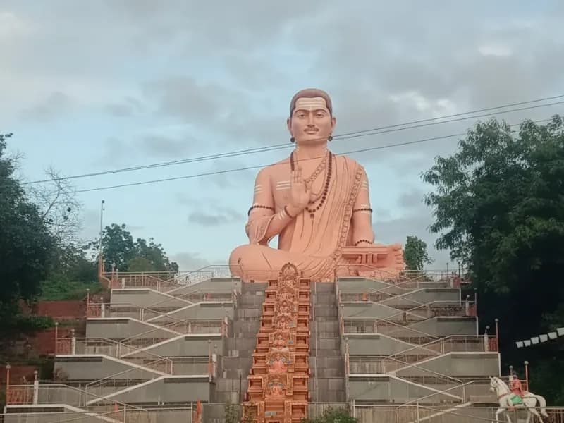 Statue Of Vishwaguru Basavanna